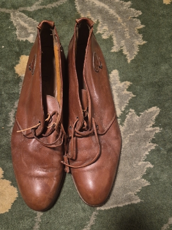 Gucci Men’s Brown Leather Chukka Lace-Up Boots